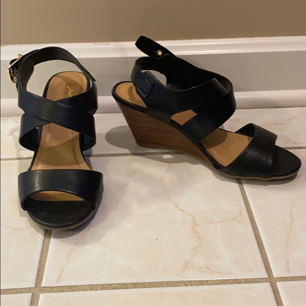 Wedge heels